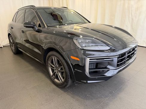 Used 2025 Porsche Cayenne Turbo AWD/4WD image 7
