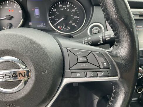 Used 2018 Nissan Rogue SV w/ Sun & Sound Touring Package AWD/4WD image 22