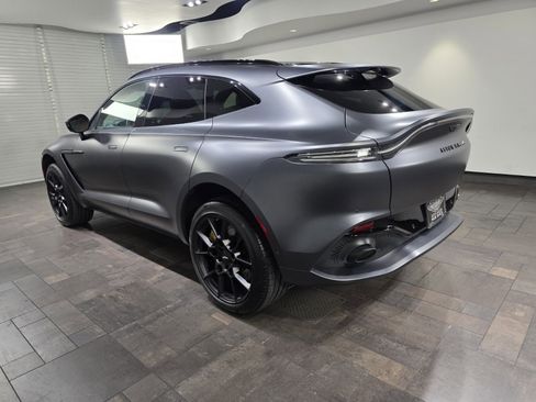 Used 2023 Aston Martin DBX image 2