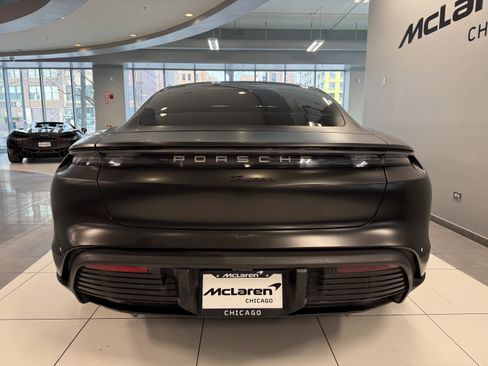 Used 2022 Porsche Taycan image 2