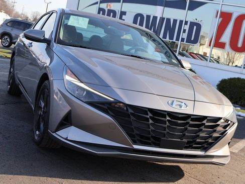 Used 2021 Hyundai Elantra SEL w/ Convenience Package image 7