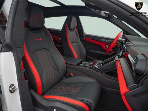 Used 2024 Lamborghini Urus S AWD/4WD image 13