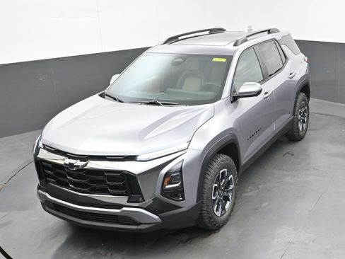 Used 2026 Chevrolet Equinox ACTIV w/ Safety and Technology Package AWD/4WD image 33