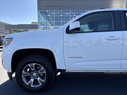 Used 2017 Chevrolet Colorado Z71 AWD/4WD image 12