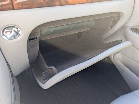 Used 2004 Jaguar XJ8 image 31