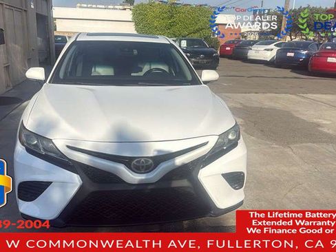 Used 2019 Toyota Camry SE w/ Convenience Package FWD image 14