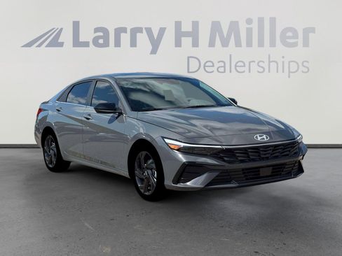New 2026 Hyundai Elantra SEL Sport Premium FWD image 11