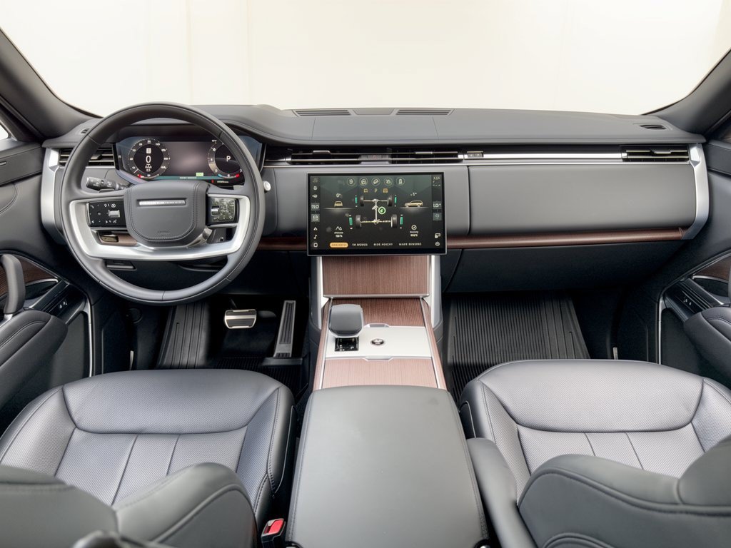 Used 2024 Land Rover Range Rover Long Wheelbase SE AWD/4WD image 17