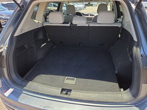 Used 2020 Volkswagen Tiguan SE AWD/4WD image 8