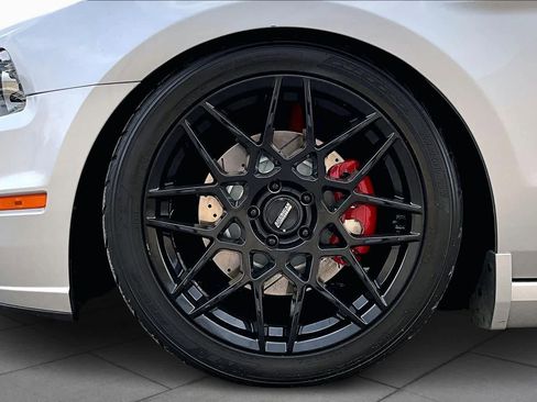 Used 2013 Ford Mustang GT image 10