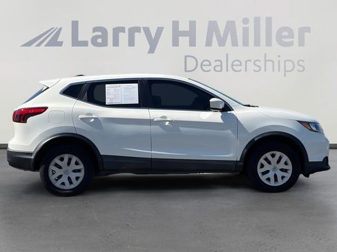 Used 2019 Nissan Rogue Sport S image 7