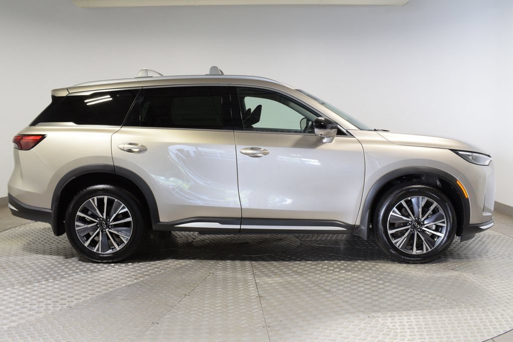Used 2026 INFINITI QX60 Luxe w/ Family Package AWD/4WD image 12