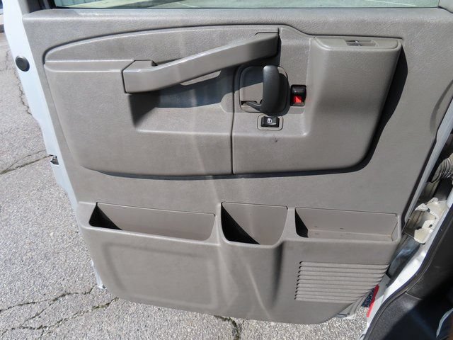 Used 2017 Chevrolet Express 2500 RWD image 23