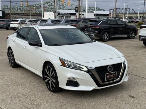 Used 2019 Nissan Altima 2.5 SR w/ SR Premium Package image 7