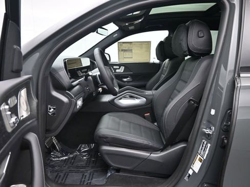 New 2026 Mercedes-Benz GLS 450 4MATIC image 19