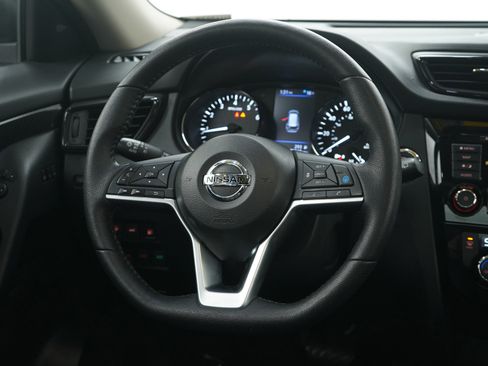 Used 2020 Nissan Rogue SL w/ Premium Package image 17