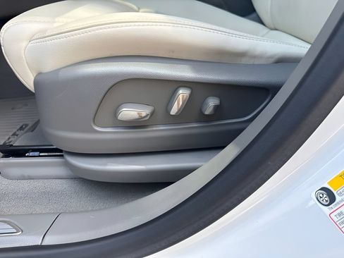 Used 2018 Cadillac XT5 Premium Luxury FWD image 10
