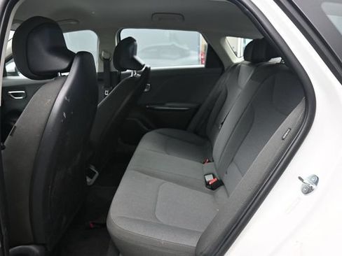 Used 2025 Kia K4 FWD image 11