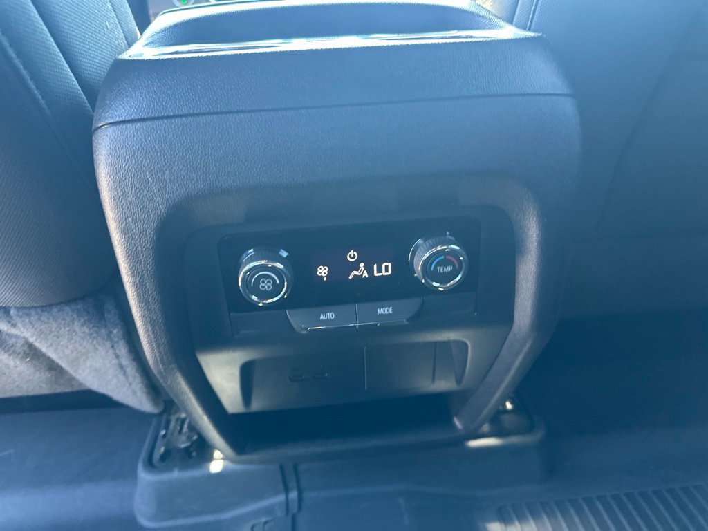 Used 2025 Chevrolet Traverse LT AWD/4WD image 29