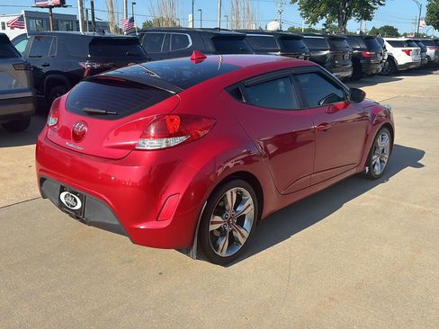 Used 2017 Hyundai Veloster FWD image 6