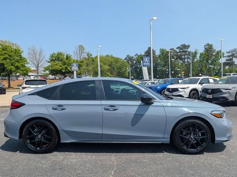 Used 2025 Honda Civic Sport image 3
