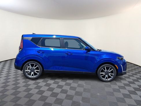 Used 2024 Kia Soul EX w/ Option Group 015 FWD image 7