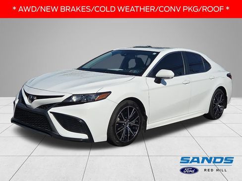 Used 2021 Toyota Camry SE w/ Cold Weather Package AWD/4WD image 1