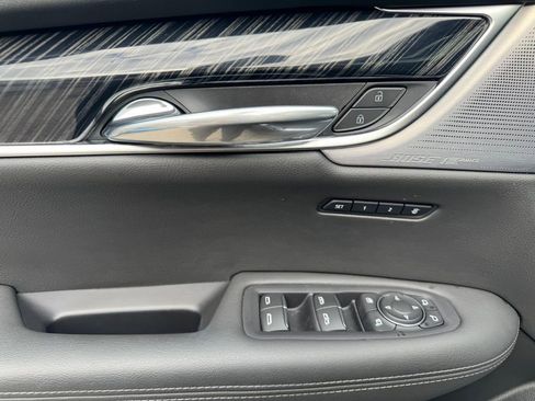 Used 2024 Cadillac XT6 Premium Luxury AWD/4WD image 12
