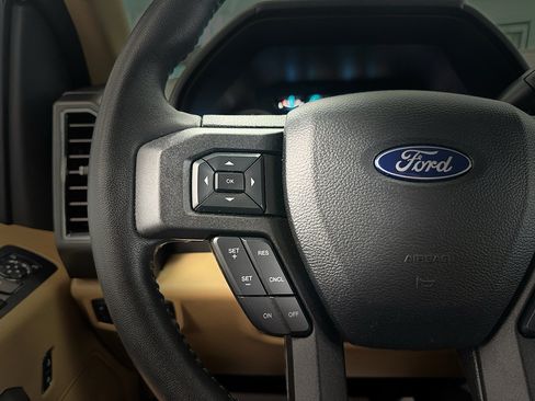Used 2019 Ford F150 XLT w/ Equipment Group 302A Luxury AWD/4WD image 18