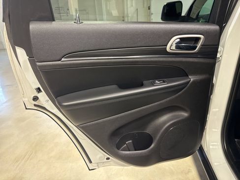 Used 2020 Jeep Grand Cherokee Limited AWD/4WD image 36