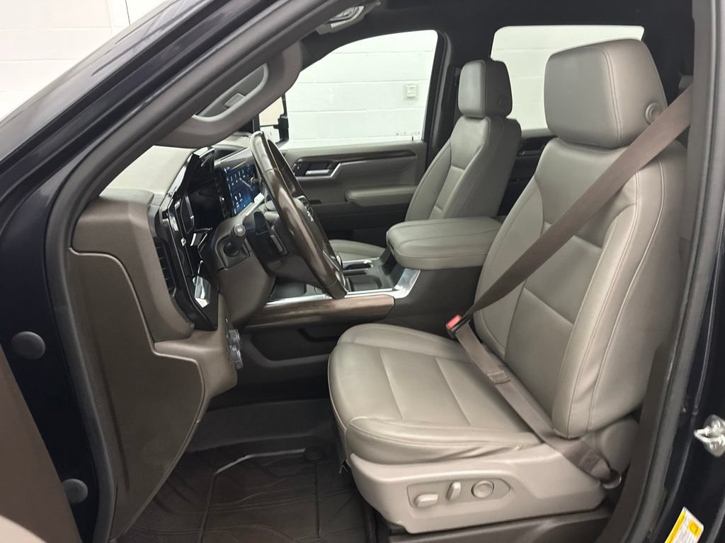 Used 2023 Chevrolet Silverado 1500 RST w/ Convenience Package II AWD/4WD image 18