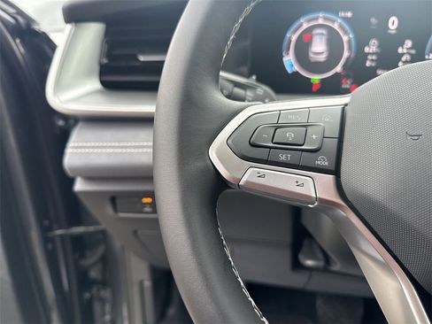 New 2026 Volkswagen Tiguan SE image 17