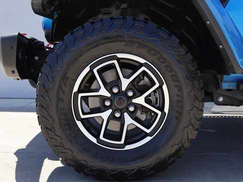Used 2024 Jeep Wrangler Unlimited Rubicon AWD/4WD image 6