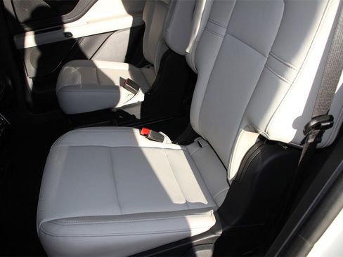 Certified 2025 Lincoln Aviator 2WD image 17