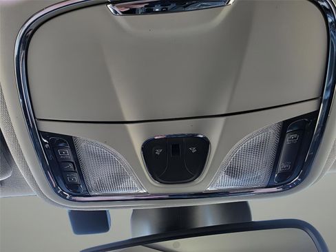 Used 2021 Jeep Cherokee Latitude Lux w/ Sun & Sound Group image 32