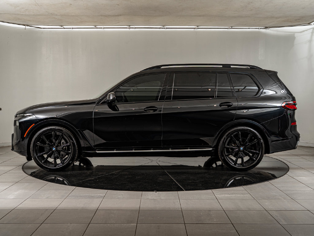Used 2025 BMW X7 xDrive40i w/ M Sport Package AWD/4WD image 8