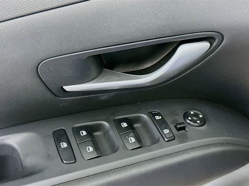 Used 2023 Hyundai Tucson SE image 28