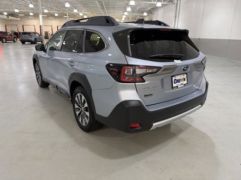 Used 2023 Subaru Outback Limited AWD/4WD image 6