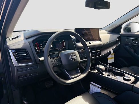 New 2026 Nissan Rogue Platinum w/ Platinum Premium Package image 2