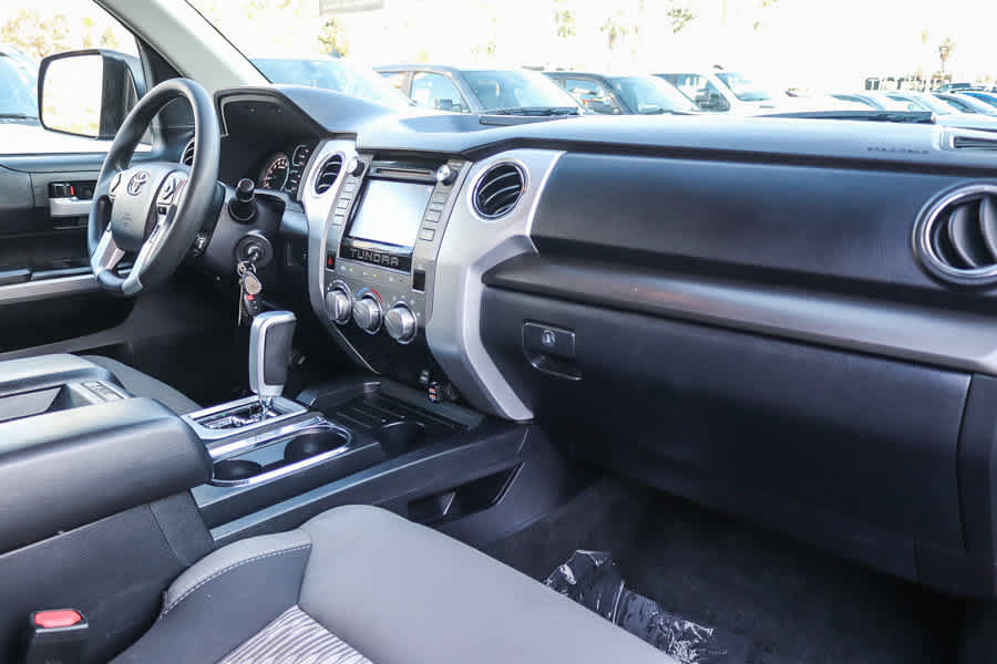 Used 2018 Toyota Tundra SR5 w/ SR5 Upgrade Package RWD image 16