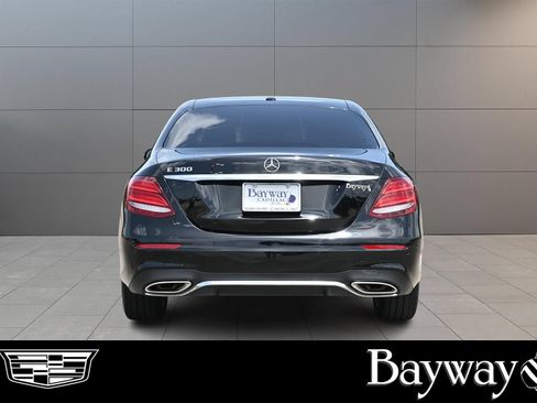 Used 2017 Mercedes-Benz E 300 image 7