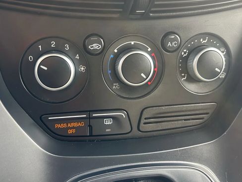 Used 2015 Ford Escape SE image 16