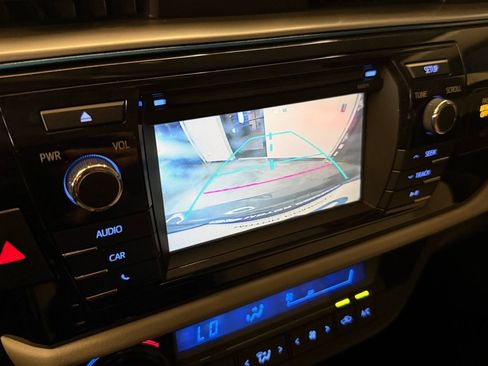 Used 2016 Toyota Corolla LE FWD image 13