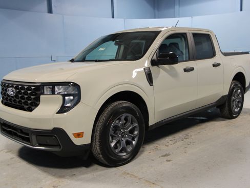 New 2025 Ford Maverick XLT w/ Equipment Group 301A image 25