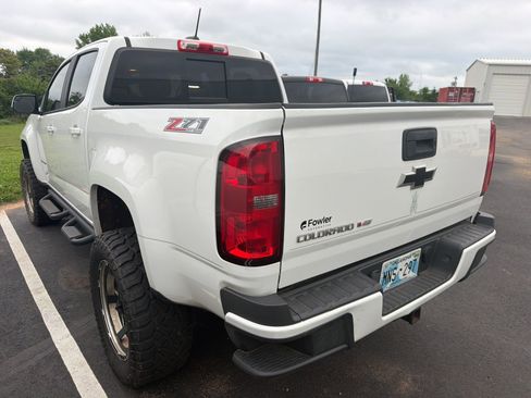 Used 2017 Chevrolet Colorado Z71 AWD/4WD image 2