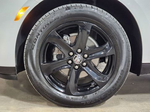 Used 2024 Buick Enclave Essence w/ Sport Touring Edition image 28