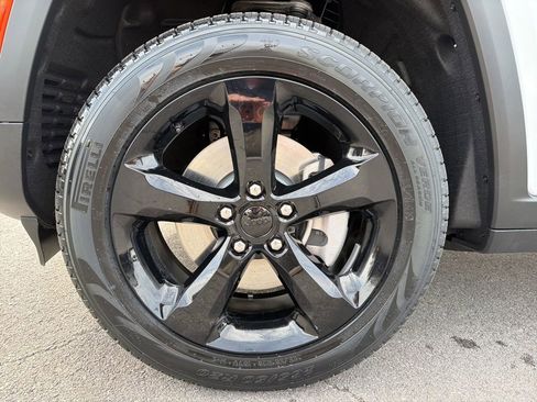 New 2026 Jeep Grand Cherokee L Limited w/ Limited Altitude Package RWD image 16