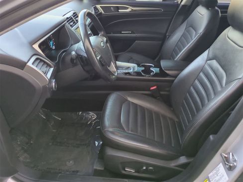 Used 2016 Ford Fusion SE w/ Equipment Group 202A image 16