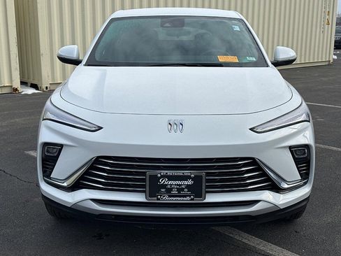 Used 2024 Buick Envista Preferred w/ Convenience I Package image 2