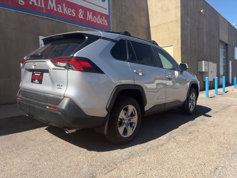 Used 2024 Toyota RAV4 XLE AWD/4WD image 5